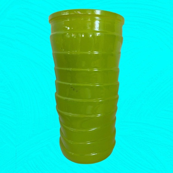 Vintage Hoosier Glass Light Green Ribbed Vase 8 1/2” Tall Signed Chartreuse - Picture 1 of 7